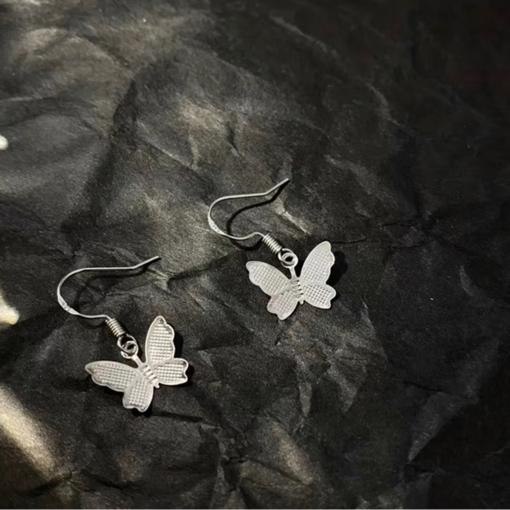 🆕❗️Exquisite Butterfly Design Dangle Earrings Minimalist Japanese /Korea…
